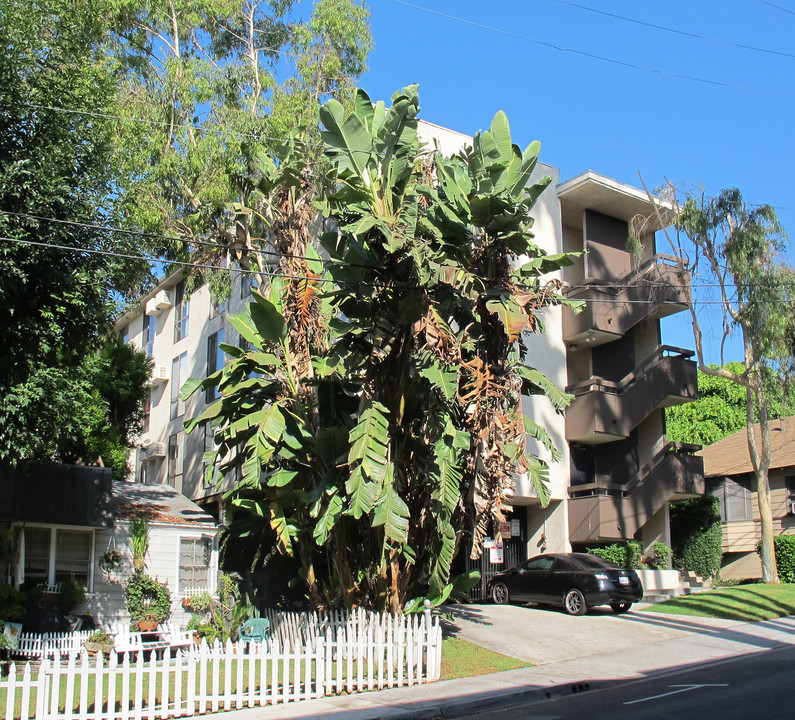 935 Hancock Ave in West Hollywood, CA - Building Photo