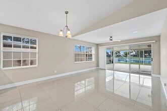 4197 Royal Oak Dr in Palm Beach Gardens, FL - Building Photo - Building Photo