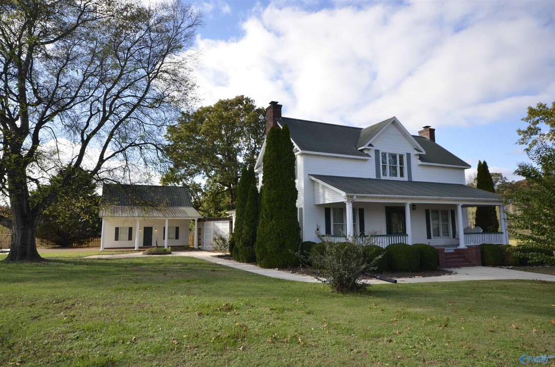 15477 McCulley Mill Rd in Athens, AL - Building Photo