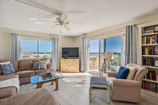 1 Ocean Trace Rd in St. Augustine, FL - Building Photo