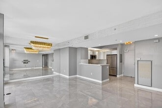 321 Tenth Ave, Unit 2204 in San Diego, CA - Building Photo - Building Photo