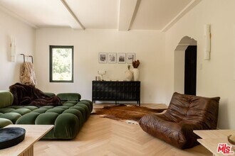 236 S Reeves Dr in Beverly Hills, CA - Building Photo - Building Photo