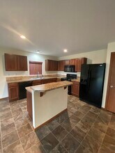 12205 SE 262nd Ct in Kent, WA - Building Photo - Building Photo