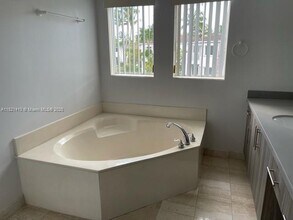 20931 NE 30th Ct in Aventura, FL - Building Photo - Building Photo