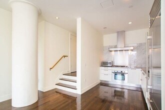 360 Newbury St, Unit 408 in Boston, MA - Foto de edificio - Building Photo