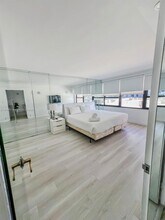 5225 Collins Ave in Miami, FL - Building Photo - Building Photo