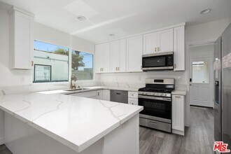 8918 Cadillac Ave in Los Angeles, CA - Building Photo - Building Photo