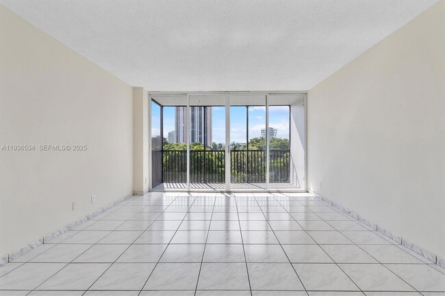 property at 3101 N Country Club Dr