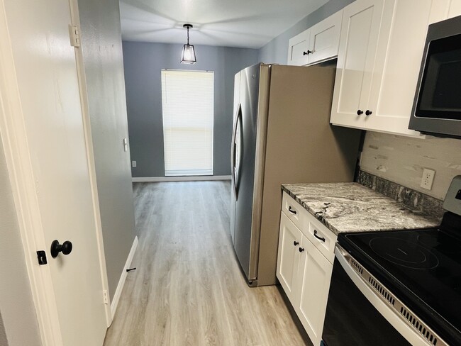 1605 Cobbler Dr in Lutz, FL - Foto de edificio - Building Photo