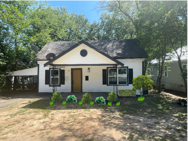 property at 275 Woodlawn Ave