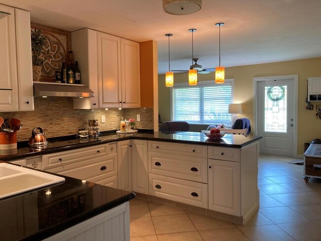 1079 NE Crescent St, Unit 125107 in Jensen Beach, FL - Building Photo - Building Photo