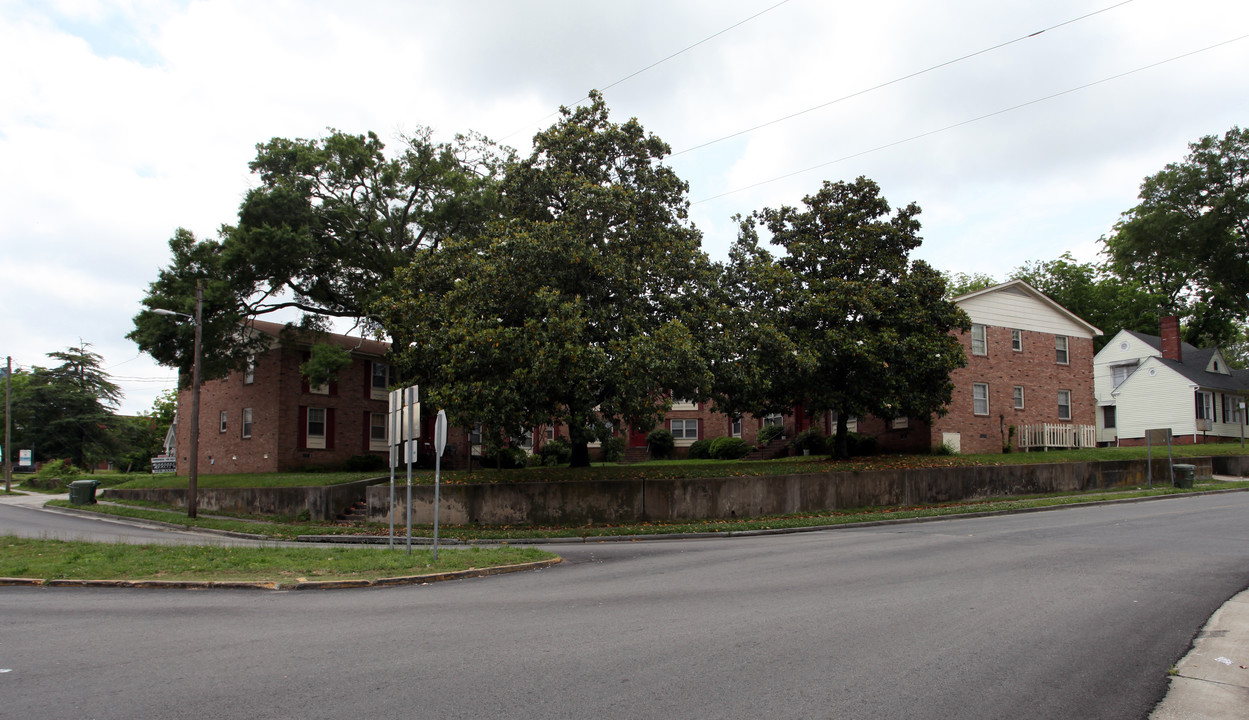 102 Pinckney St in Chester, SC - Building Photo