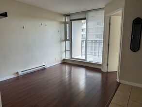 555 Delestre Ave in Coquitlam, BC - Building Photo - Building Photo