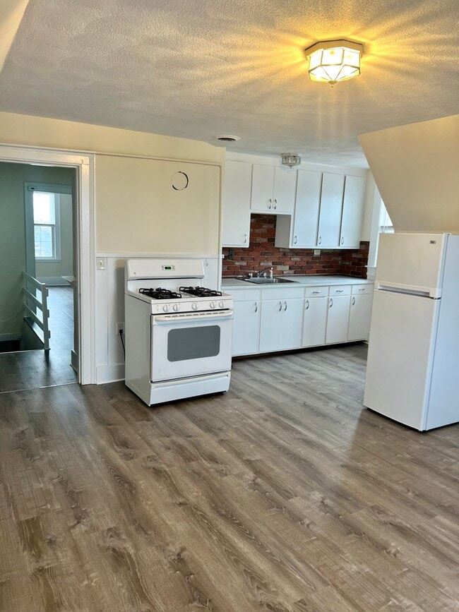 31 Warren Ave, Unit 3