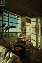 637 Lake Shore Blvd W in Toronto, ON - Building Photo - Building Photo