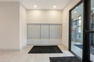 110-110 Fergus Ave in Kitchener, ON - Building Photo - Building Photo
