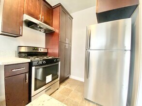 1135 S Westmoreland Ave in Los Angeles, CA - Building Photo - Building Photo