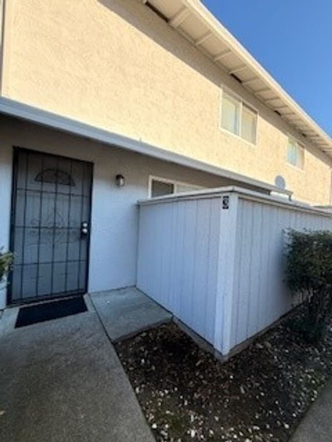 property at 152 Del Rio Ct