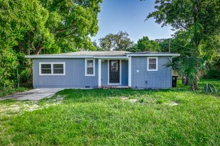 2222 Peachtree St in Lakeland, FL - Building Photo