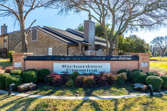 Richardson Crossing in Richardson, TX - Building Photo - Building Photo