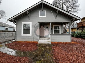 1173 15th St SE in Salem, OR - Building Photo - Building Photo