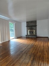 1990 E Shore Dr in Lansing, NY - Building Photo - Building Photo