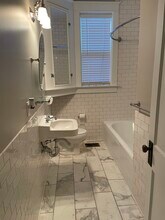 1118 Poplar Ave in Memphis, TN - Building Photo - Building Photo