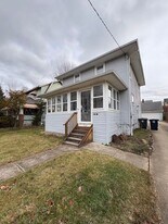 1261 Neptune Ave in Akron, OH - Building Photo