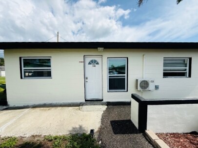 1128 Neptune Dr in Ruskin, FL - Building Photo