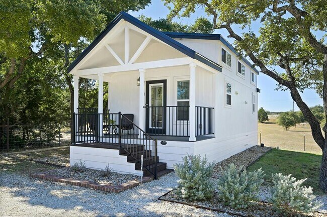 257 Co Rd 278 in Liberty Hill, TX - Building Photo - Building Photo