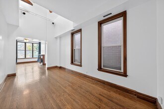 2034 N Halsted St, Unit 2 in Chicago, IL - Foto de edificio - Building Photo