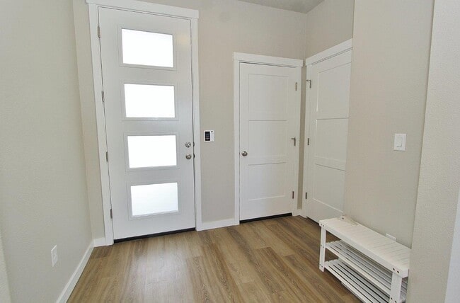 496 N Tessa Ln in Meridian, ID - Building Photo - Building Photo