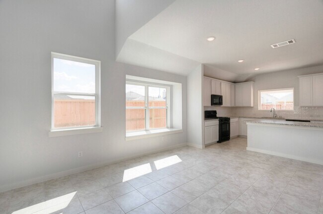 21251 Shr Blf Dr in Cypress, TX - Building Photo - Building Photo