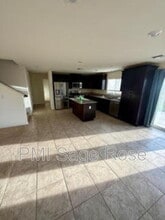 8932 Coyote Blf Dr in Reno, NV - Building Photo - Building Photo