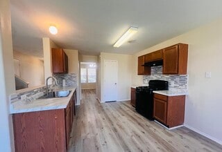 21231 Linden House Ct in Humble, TX - Building Photo - Building Photo