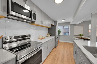 7700 W Glasgow Pl in Littleton, CO - Building Photo - Building Photo