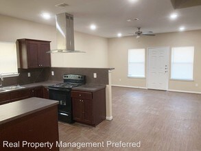 4528 Mayflower St in Houston, TX - Foto de edificio - Building Photo