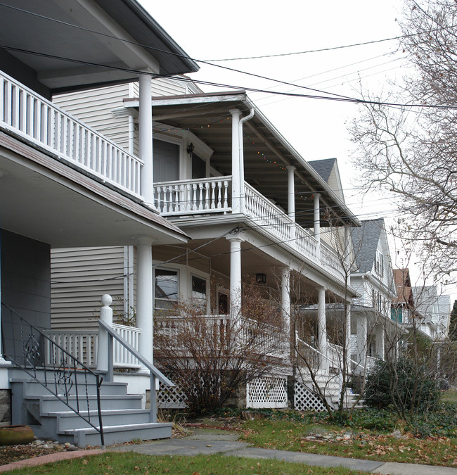 1323 Beach Ave in Lakewood, OH - Building Photo - Building Photo