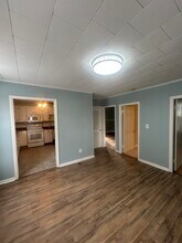 7 Cristy St, Unit Cristy 1st FL UNIT 3 in Worcester, MA - Foto de edificio - Building Photo