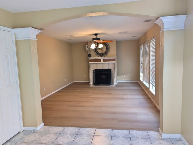 18927 Hikers Trail Dr