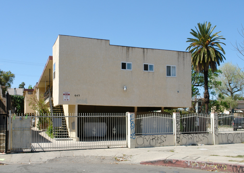 645 N Alexandria Ave in Los Angeles, CA - Building Photo