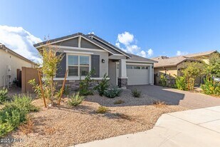 11157 W Parkway Dr in Tolleson, AZ - Building Photo