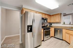 10550 W Alexander Rd in Las Vegas, NV - Building Photo - Building Photo