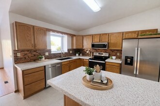 5440 Heatherhill Dr in Colorado Springs, CO - Building Photo - Building Photo