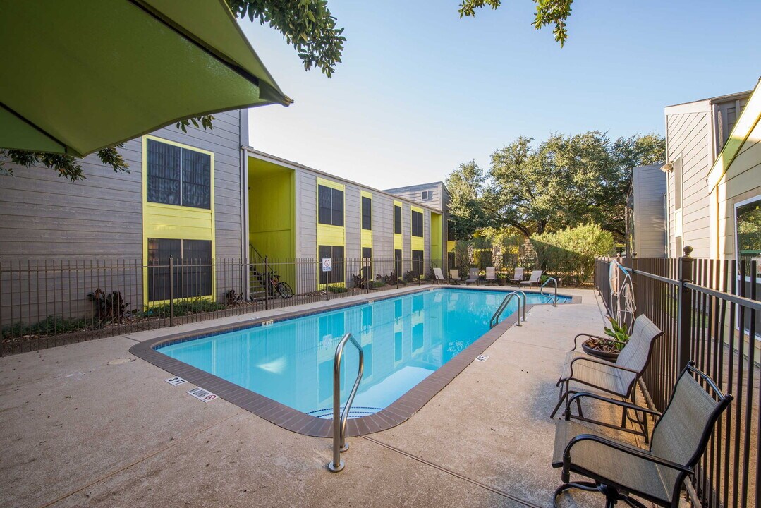 9971 Quail Blvd, Unit 0821 in Austin, TX - Building Photo