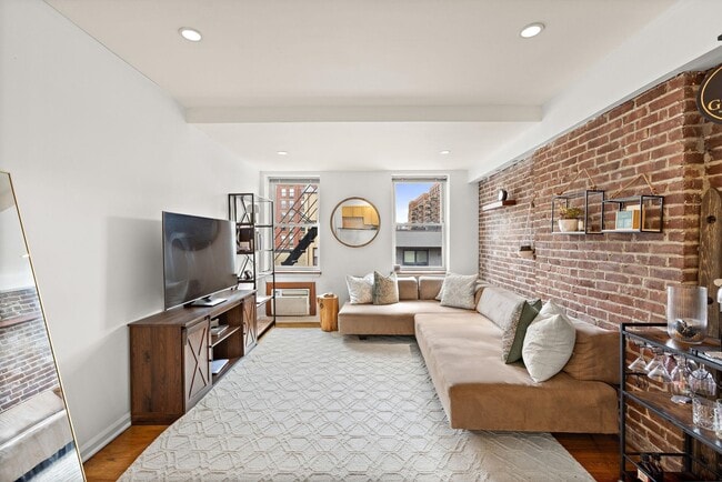 property at 1315 Washington St