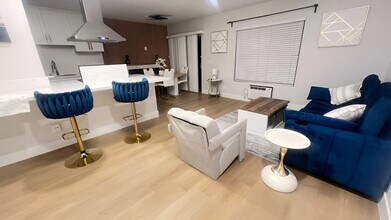 9568 Carroll Canyon Rd in San Diego, CA - Building Photo - Building Photo