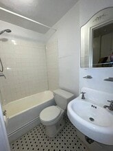 500 W 48th St in New York, NY - Building Photo - Building Photo