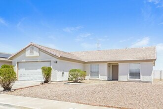 386 Persian Ave in Henderson, NV - Building Photo - Building Photo