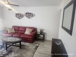 1405 E Vegas Valley Dr in Las Vegas, NV - Building Photo - Building Photo